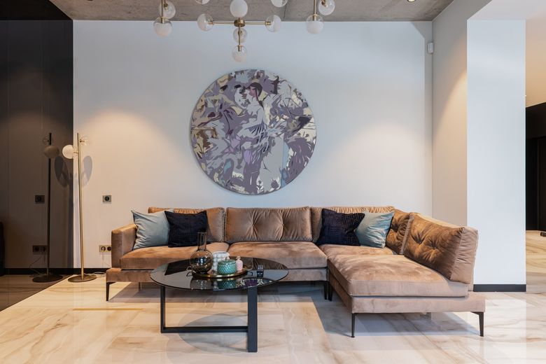 Как добиться дорогого вида гостиной без переплаты за материалы?